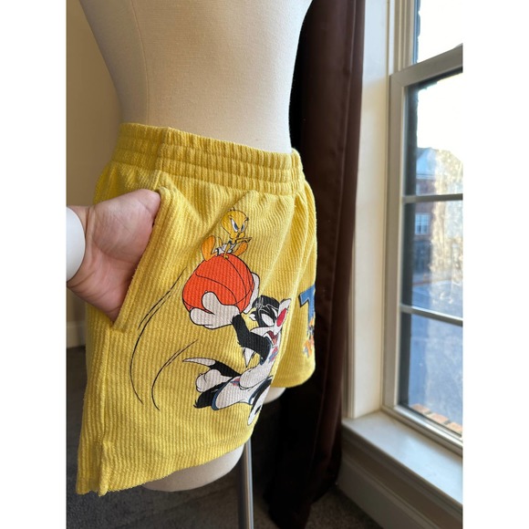 Loony Tunes ribbed yellow corduroy shorts, size small - Picture 4 of 15